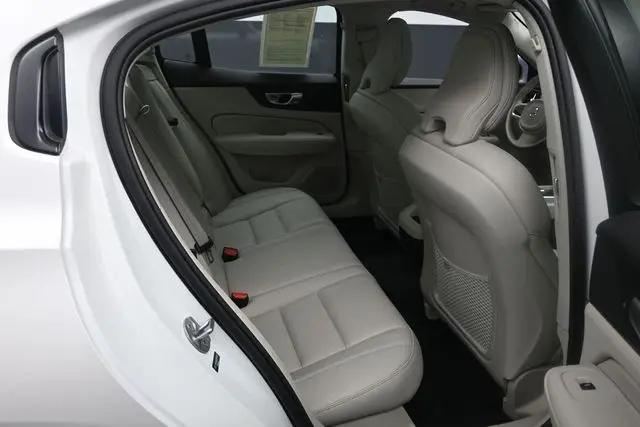 2025 Volvo S60 B5 Plus