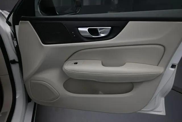 2025 Volvo S60 B5 Plus