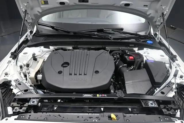 2025 Volvo S60 B5 Plus