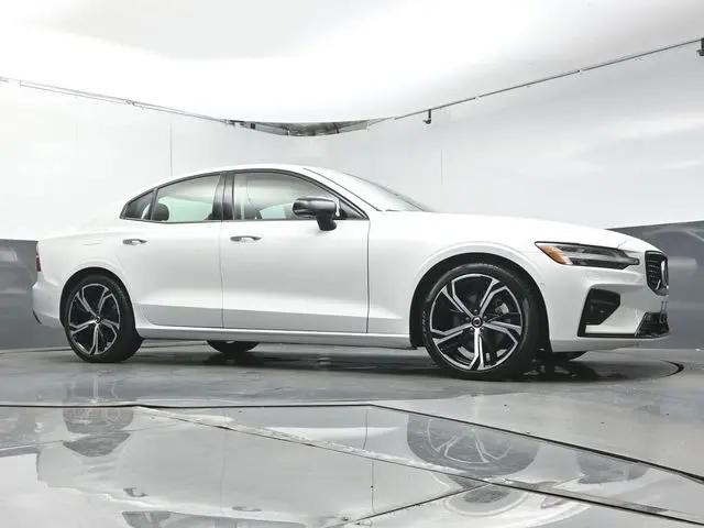 2025 Volvo S60 B5 Plus