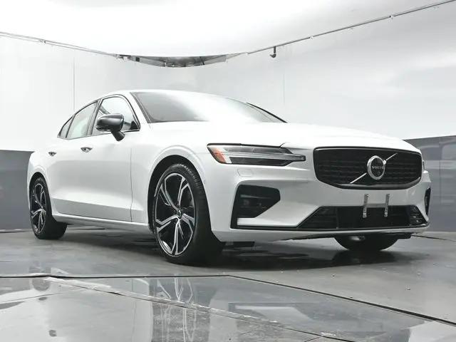 2025 Volvo S60 B5 Plus
