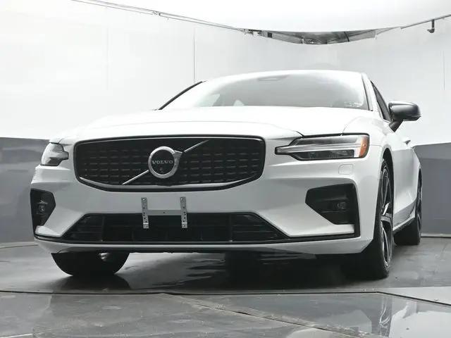 2025 Volvo S60 B5 Plus