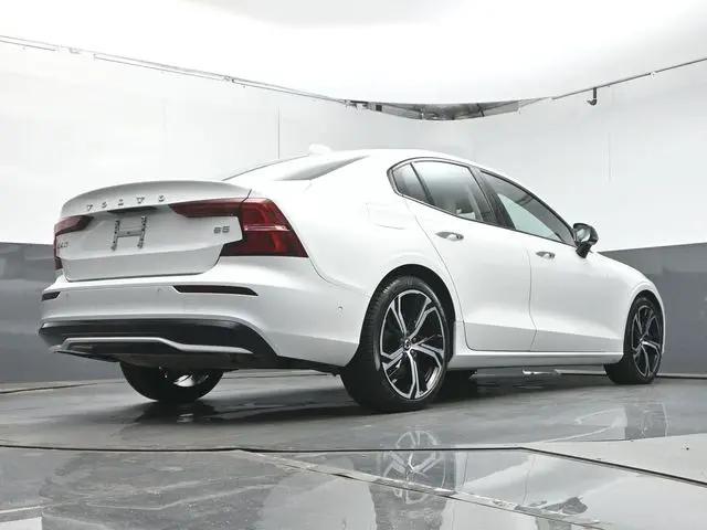 2025 Volvo S60 B5 Plus