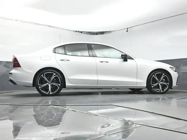 2025 Volvo S60 B5 Plus
