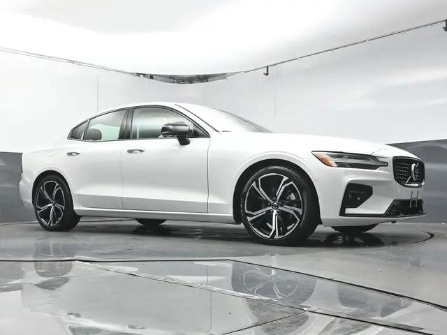 2025 Volvo S60 B5 Plus