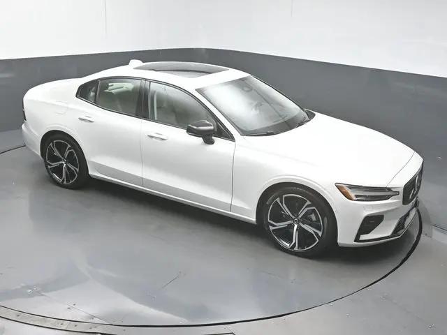 2025 Volvo S60 B5 Plus