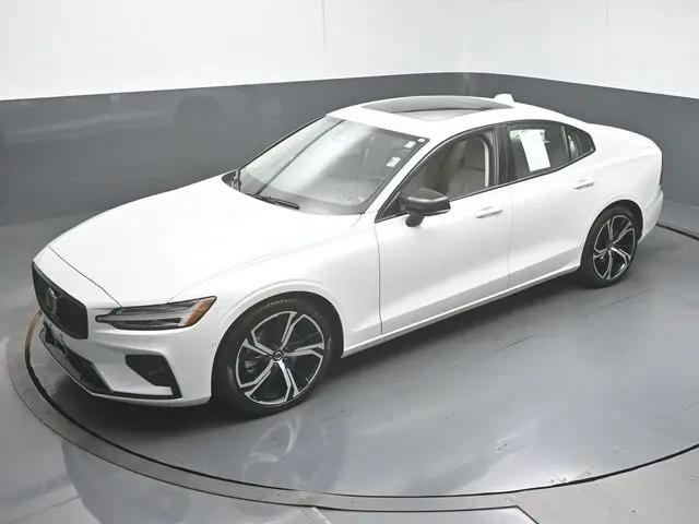 2025 Volvo S60 B5 Plus