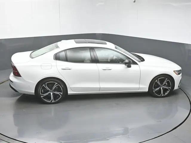 2025 Volvo S60 B5 Plus