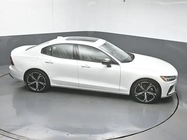 2025 Volvo S60 B5 Plus