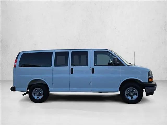2025 Chevrolet Express Passenger RWD 2500 Regular Wheelbase LT