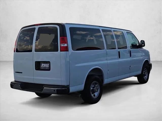 2025 Chevrolet Express Passenger RWD 2500 Regular Wheelbase LT