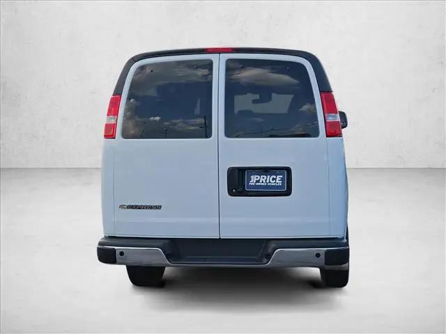 2025 Chevrolet Express Passenger RWD 2500 Regular Wheelbase LT