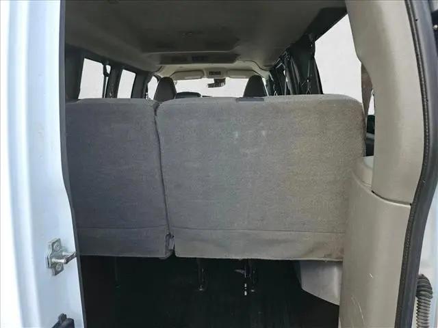 2025 Chevrolet Express Passenger RWD 2500 Regular Wheelbase LT
