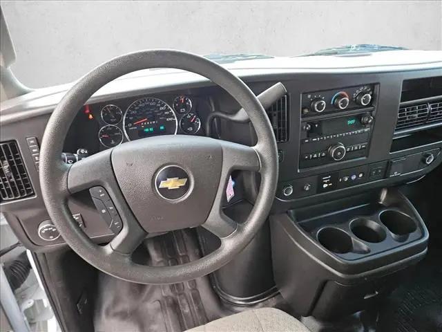 2025 Chevrolet Express Passenger RWD 2500 Regular Wheelbase LT