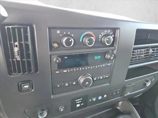 2025 Chevrolet Express Passenger RWD 2500 Regular Wheelbase LT
