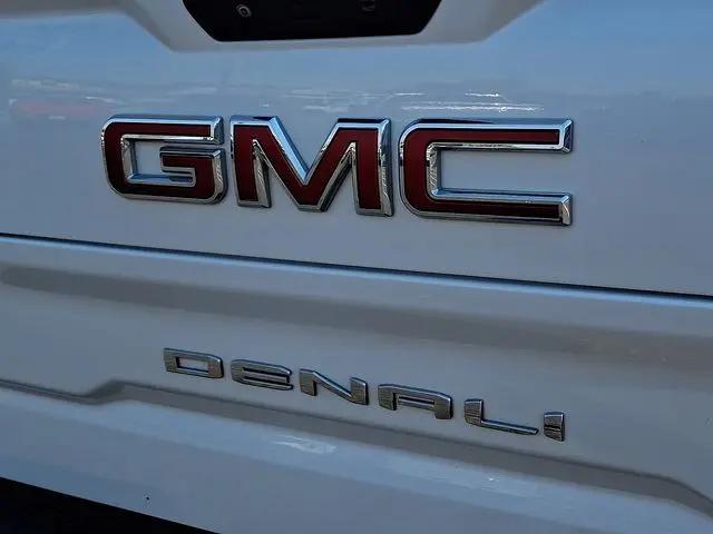 2021 GMC Sierra 1500 4WD Crew Cab Short Box Denali