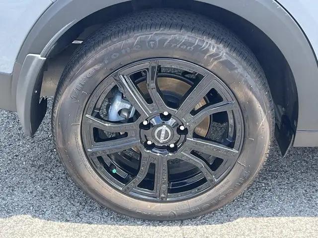 2024 Nissan Kicks SR Xtronic CVT