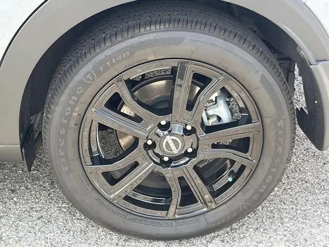 2024 Nissan Kicks SR Xtronic CVT