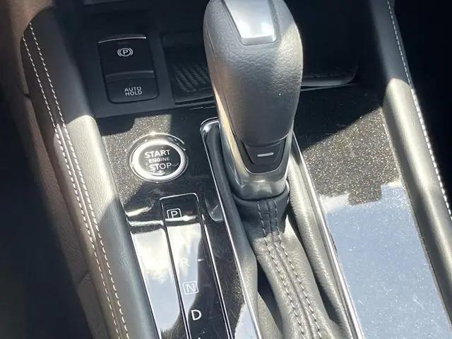 2024 Nissan Kicks SR Xtronic CVT