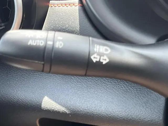 2024 Nissan Kicks SR Xtronic CVT