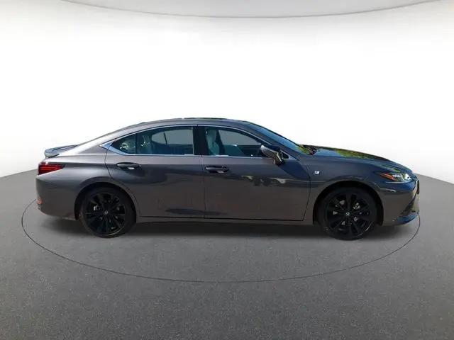 2024 Lexus ES 300h F SPORT Handling