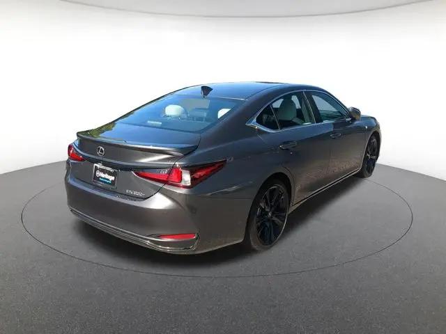 2024 Lexus ES 300h F SPORT Handling