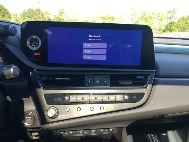 2024 Lexus ES 300h F SPORT Handling