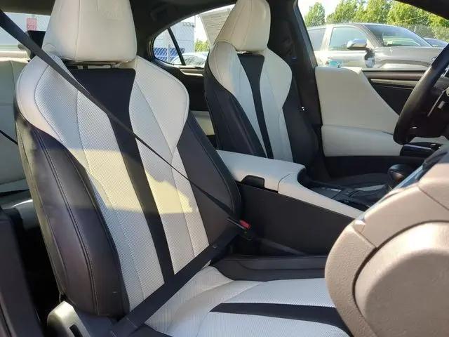 2024 Lexus ES 300h F SPORT Handling