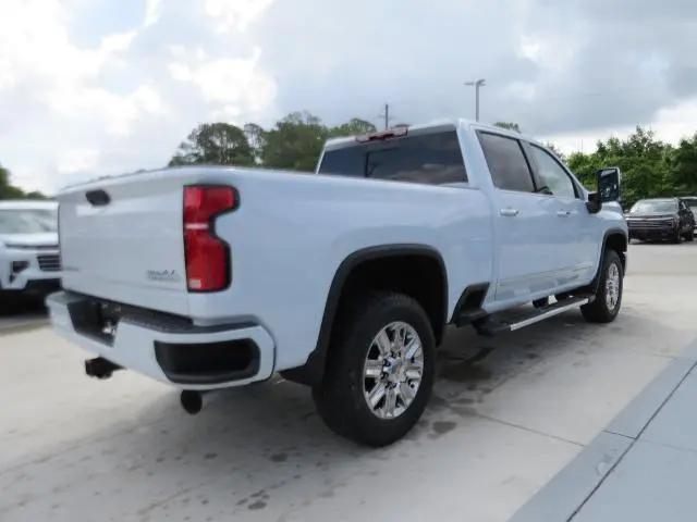 2026 Chevrolet Silverado 2500HD Crew Cab, Standard Bed, High Country, 4WD