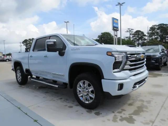 2026 Chevrolet Silverado 2500HD Crew Cab, Standard Bed, High Country, 4WD