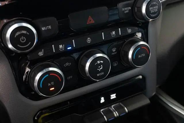 2024 Ram 1500 Laramie Crew Cab 4x2 5'7" Box