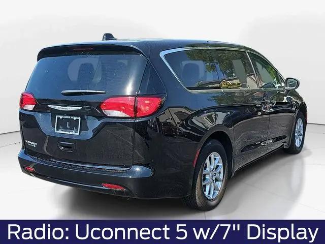 2024 Chrysler Voyager LX
