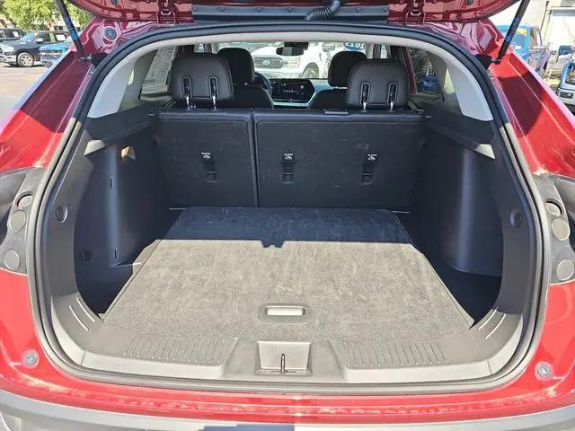 2025 Chevrolet Trax FWD LT