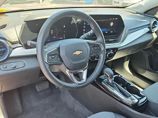 2025 Chevrolet Trax FWD LT