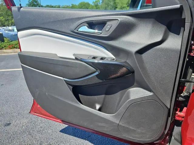 2025 Chevrolet Trax FWD LT