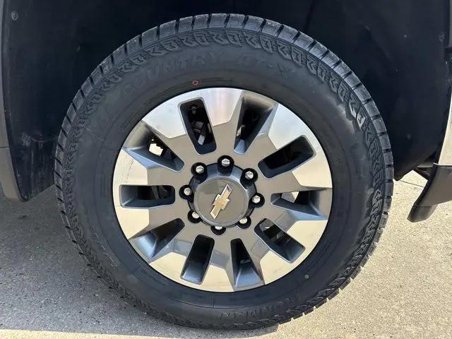 2024 Chevrolet Silverado 2500HD 4WD Crew Cab Standard Bed LT