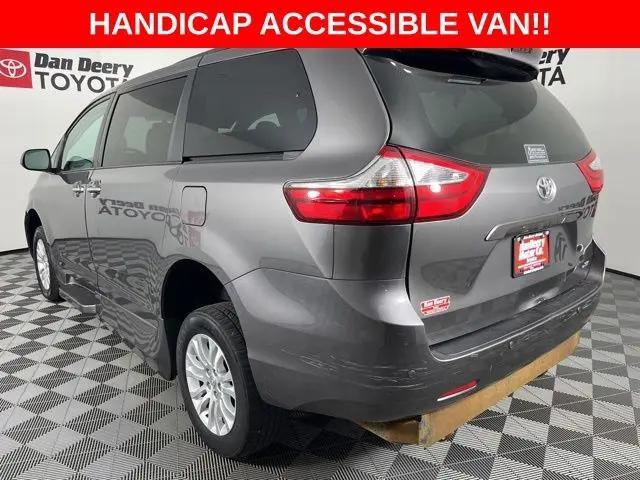 2017 Toyota Sienna XLE 8 Passenger
