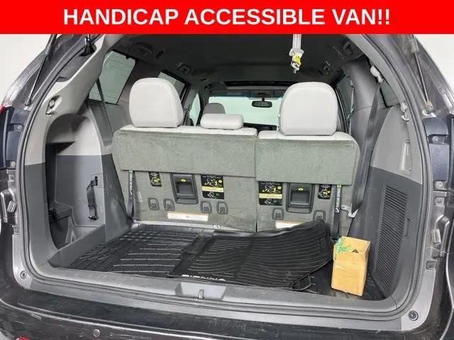 2017 Toyota Sienna XLE 8 Passenger
