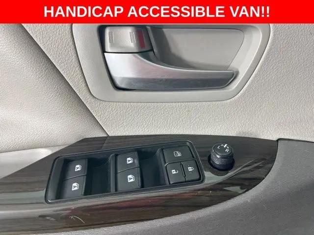 2017 Toyota Sienna XLE 8 Passenger