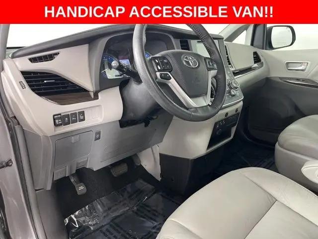 2017 Toyota Sienna XLE 8 Passenger