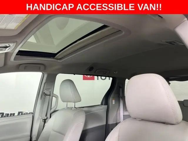 2017 Toyota Sienna XLE 8 Passenger