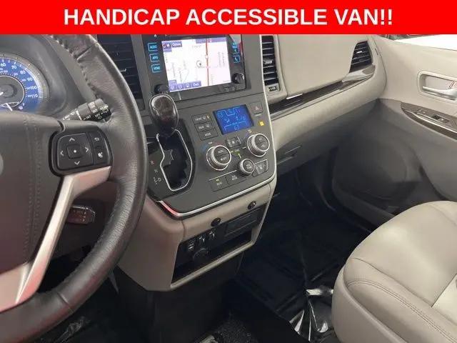 2017 Toyota Sienna XLE 8 Passenger