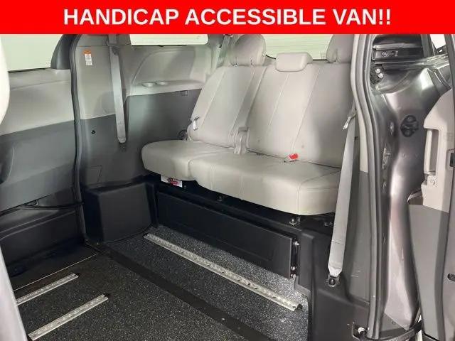 2017 Toyota Sienna XLE 8 Passenger