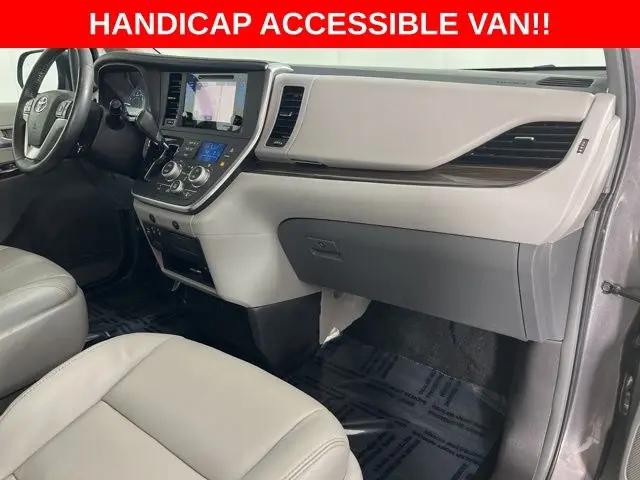 2017 Toyota Sienna XLE 8 Passenger