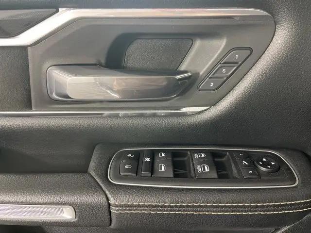 2020 Ram 1500 Laramie Crew Cab 4x4 5'7" Box