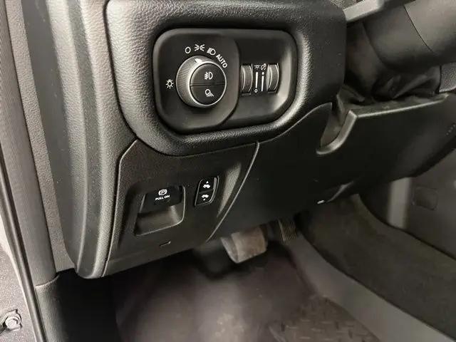 2020 Ram 1500 Laramie Crew Cab 4x4 5'7" Box