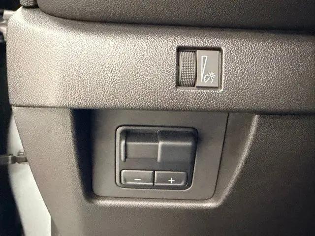 2023 Chevrolet Colorado 4WD Crew Cab Short Box LT