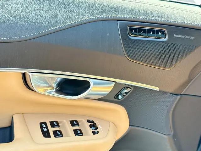 2023 Volvo XC90 B6 Ultimate 7-Seater