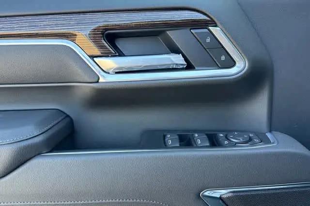 2026 GMC Sierra 2500HD Crew Cab, Standard Bed, SLE, 4WD