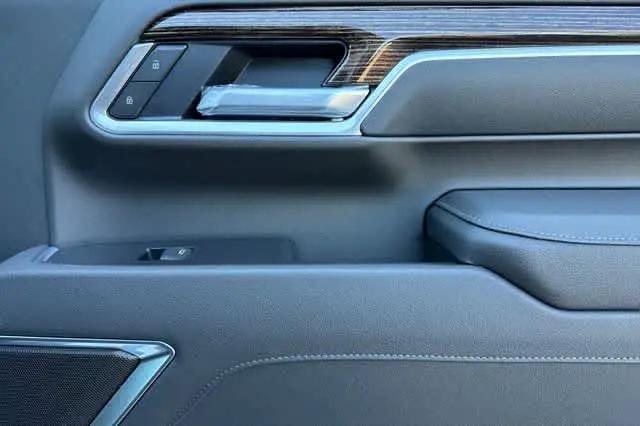 2026 GMC Sierra 2500HD Crew Cab, Standard Bed, SLE, 4WD